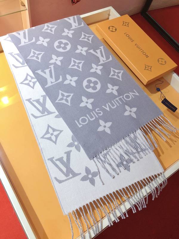 Louis Vuitton Scarf LVC00495